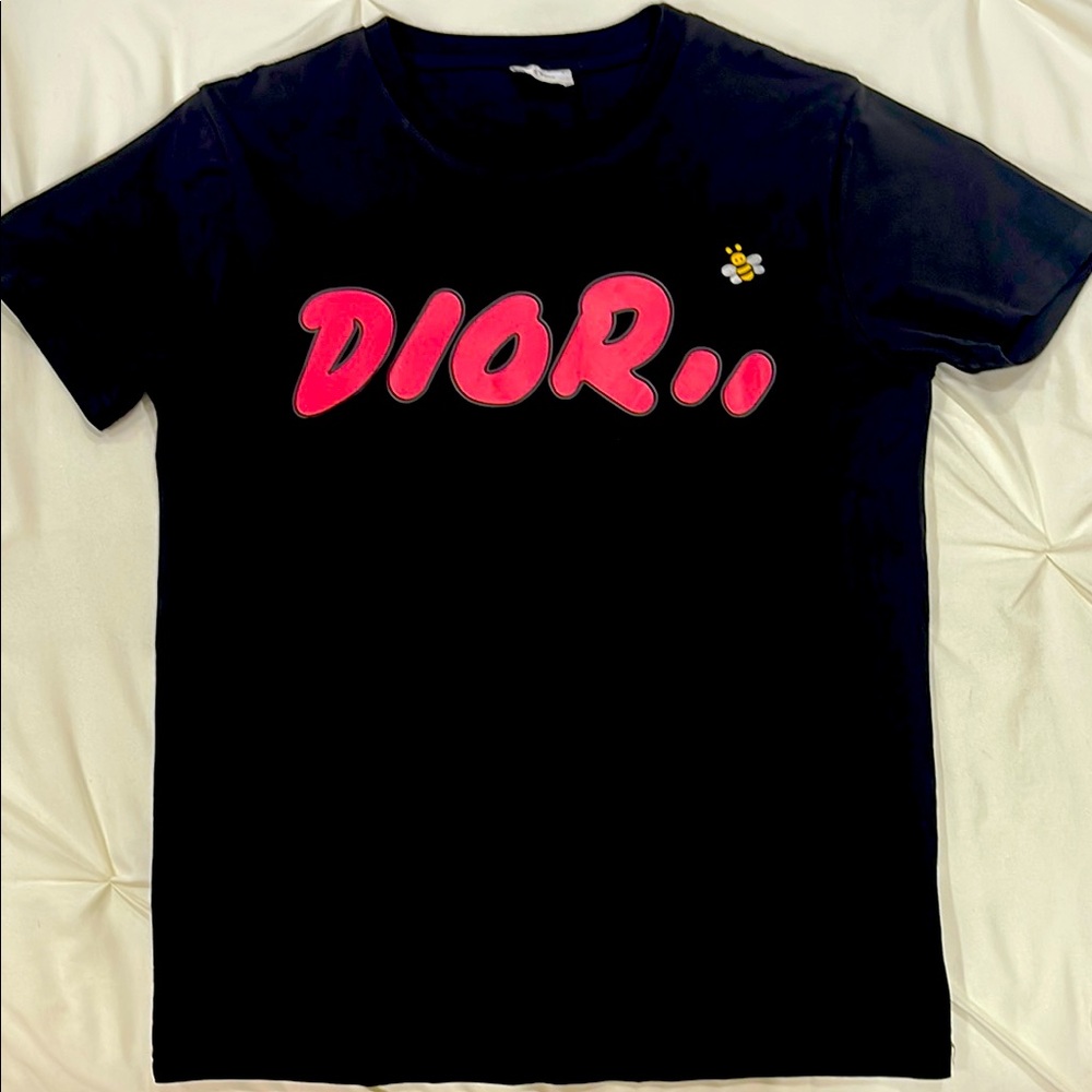 DIOR BUTTERFLY LOGO BLACK T-SHIRT SZ MED
New no Tags